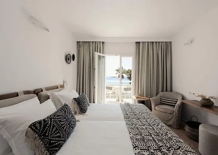 Saint George Chrisi Akti (Paros)